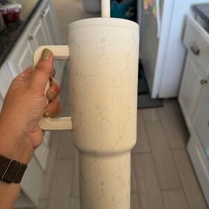 Elegant Cream Tumbler with Handle